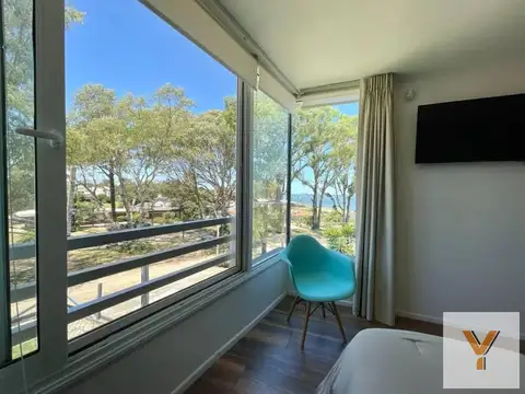 Casa en venta - 5 Dormitorios 4 Baños - 1.000Mts2 - Canelones, Uruguay