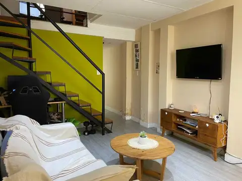 Depto Tipo Casa 2 ambientes con 1 baño