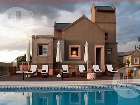 Hotel en Venta en Capilla Del Monte, USD 1.300.000