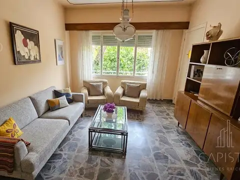 Casa en Venta Villa Adelina, Multifamilar 6 ambientes más quinco/Local estudio.