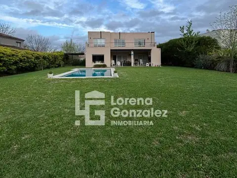 Casa 6 ambientes con 3 baños