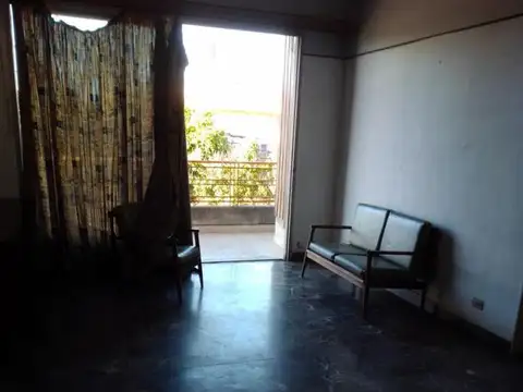 Casa 6 ambientes con 2 baños