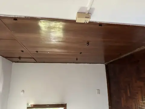 Casa 8 ambientes con 3 baños