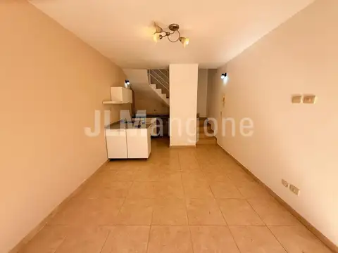 Depto Tipo Casa en Venta de 2 ambientes