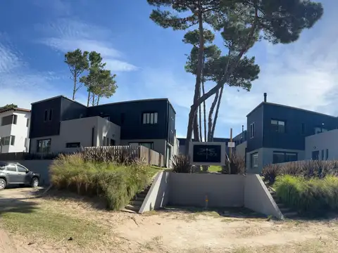 Duplex 3 Ambientes Cochera y Jardin Pinamar