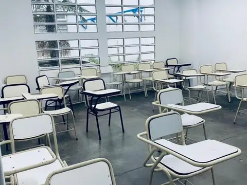 Venta de edificio con salida a 2 calles - Independencia 3300