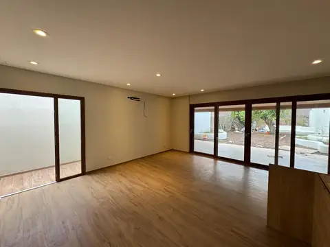 Casa en Alquiler en San Isidro