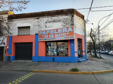 Hermoso Local Centrico Esquina con Casa