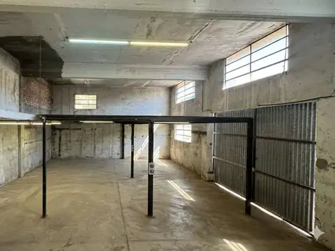 VENTA GALPÓN DE LOSA 126m2  CON CASA SAN MARTÍN