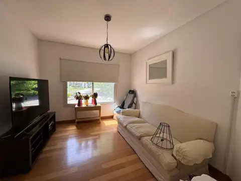 Casa en B°Cdo Los Fresnos, Muñiz
