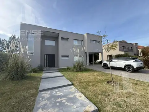 Casa 5 ambientes con pileta en alquiler - Las Golondrinas