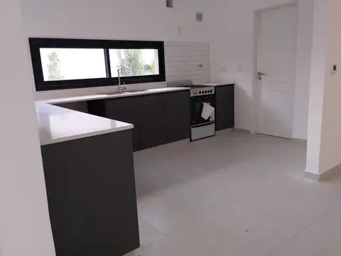 Casa 4 ambientes con 3 baños