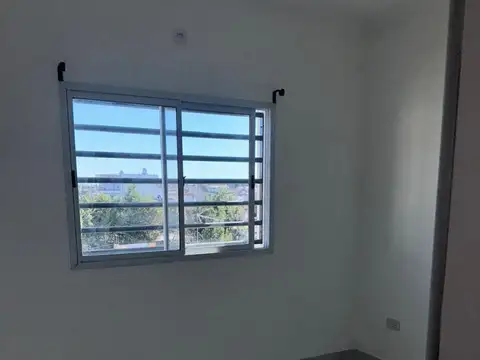 Departamento en Alquiler en Gregorio De Laferrere, $ 380.000