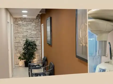 LOCAL COMERCIAL. LA MEJOR UBICACION CASTELAR NORTE