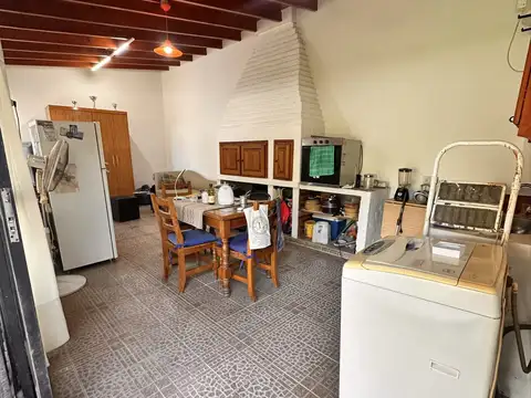 CASA 2 AMBIENTES CON PISCINA! LOTE DE 732 M2