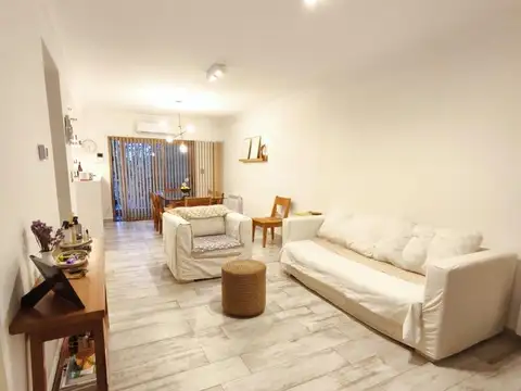 Se vende 3 ambientes y escritorio, 2 cocheras pileta quincho