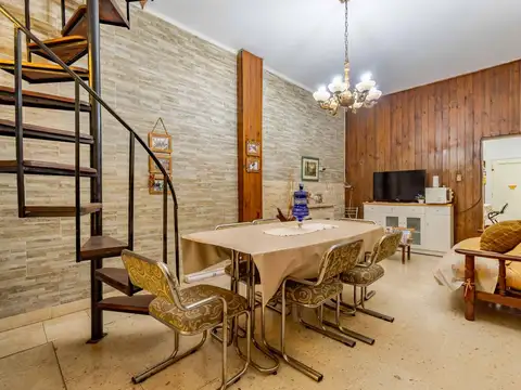 Casa 5 ambientes con 1 baño