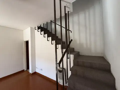 Depto Tipo Casa 4 ambientes con 2 baños