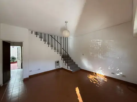 Depto Tipo Casa en Venta 40 años