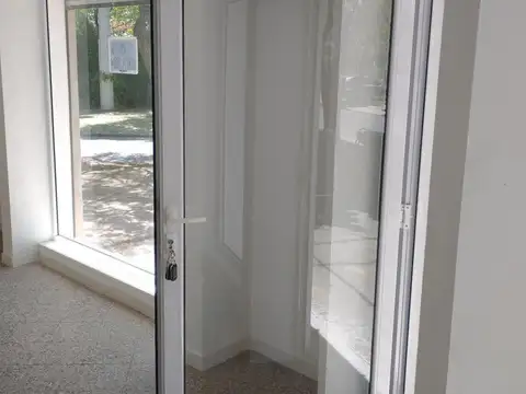 Local en alquiler - 1 Ambiente 1 Baño - 23Mts2 - Manuel B. Gonnet