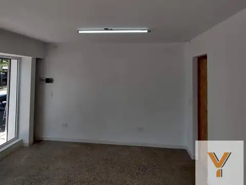 Local en Alquiler en Manuel B Gonnet, $ 400.000