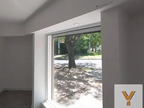 Local en Alquiler en Manuel B Gonnet, $ 400.000