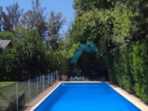 Casa con pileta - La Arboleda Escobar