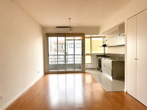 Semipiso de 2 ambientes con balcón y amenities