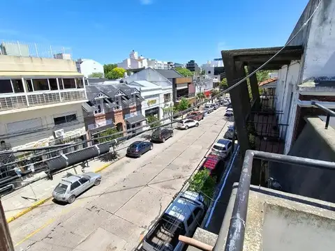 PH 3 AMB. EXTERNO -  100 M2. - APTO PREFESIONAL - GUEMES