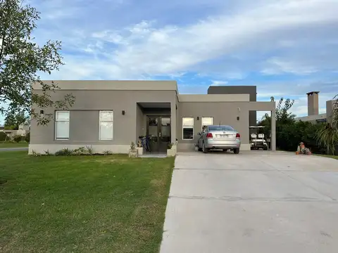 Casa en Venta en Haras Santa Maria, USD 230.000