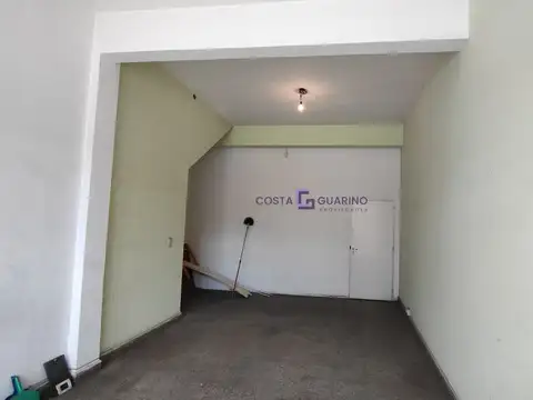 Avenida Juan Manuel de Rosas 200