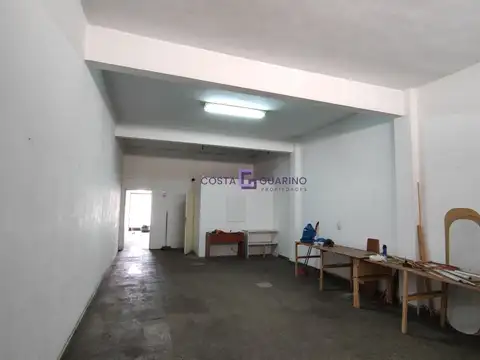 Avenida Juan Manuel de Rosas 200