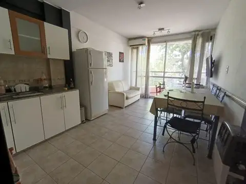 Alquiler de casa- Dos Dormitorios-Cochera- Amplio patio/terraza- San Juan 4700