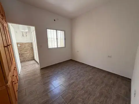 Depto Tipo Casa en Alquiler en Villa Adelina, $ 600.000