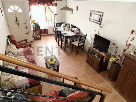 VENTA TRÍPLEX-CASA- APTO CRÉDITO HIPOTECARIO – MUÑIZ