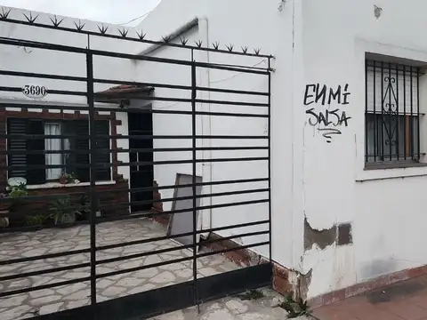 PH Monoambiente en venta en Llavallol a reciclar.