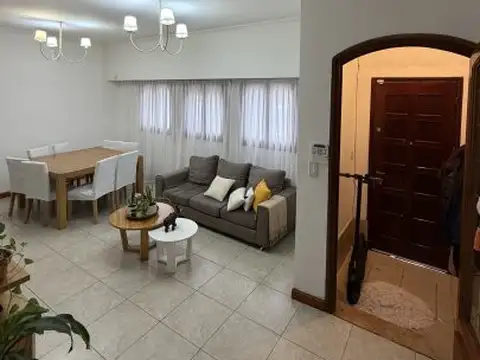 Moreno 2400  4 dormitorios con Patio y Doble Terraza –