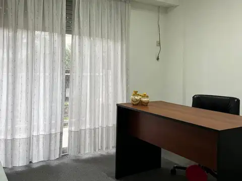 OFICINA EN ALQUILER EN EL CENTRO DE LANUS O