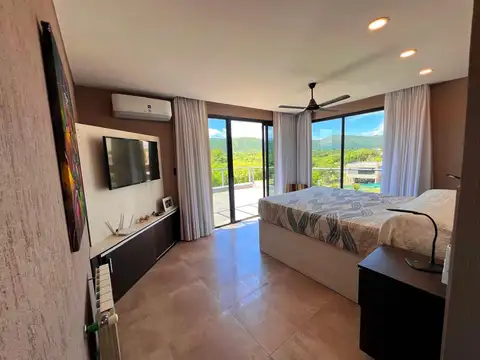 Venta casa tres dormitorios con pileta en country altos de carlos paz