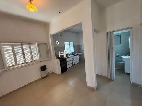 Venta | Dos casas linderas con cochera– 3 y 4 ambientes