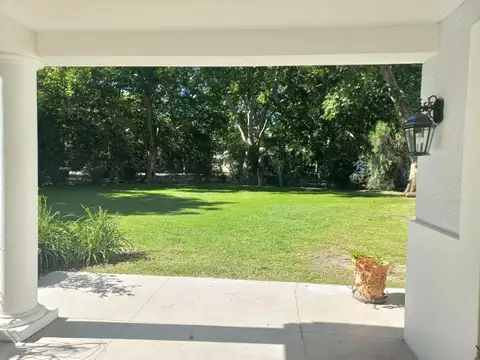 Casa 5 ambientes con 4 baños