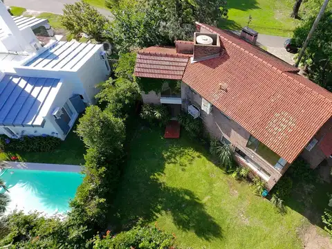 Casa en Venta con 4 cocheras