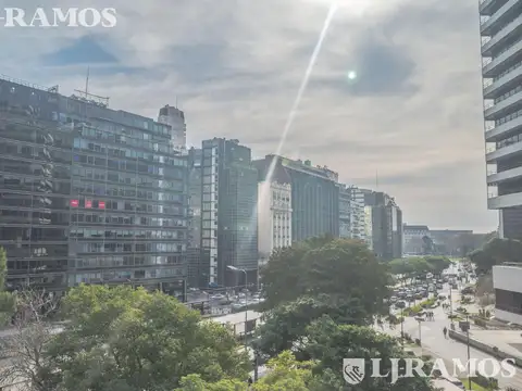 Oficina en Venta con 18 cocheras