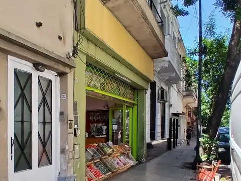 Local con vivienda- Brandsen 1700 - Barracas