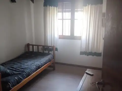 Casa 6 ambientes con 3 baños