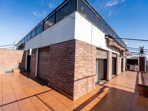 Departamento en Venta con 3 cocheras