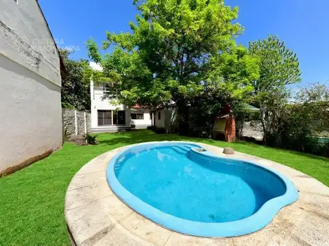 VENTA CASA 4 AMBIENTES CON PILETA ITUZAINGO PERMUTA