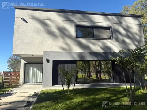 Casa en Venta en Pilar Del Este - Santa Sofia, USD 229.000