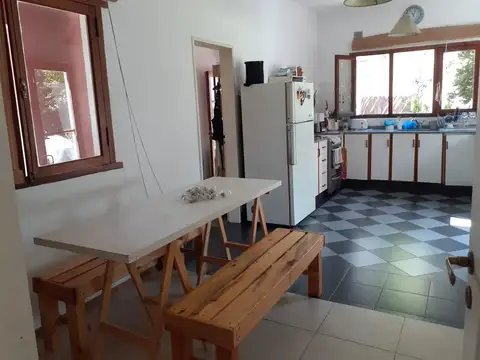 Casa 4 ambientes con 1 baño
