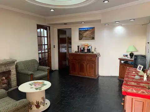 Depto Tipo Casa 4 ambientes con 1 baño